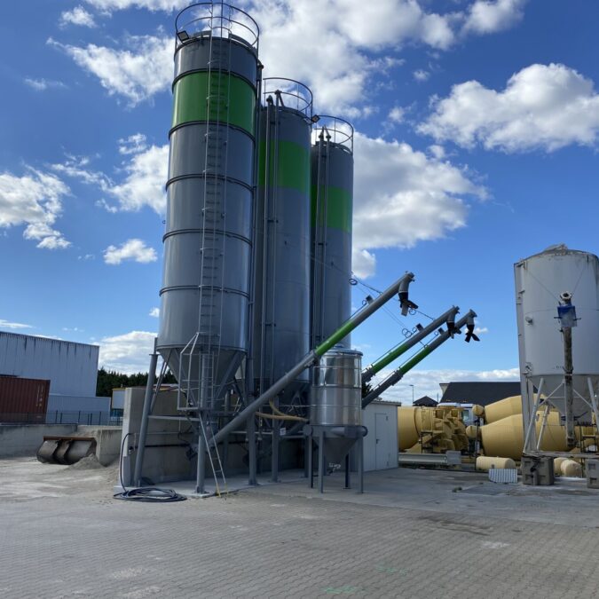 Notre unit&eacute; de stockage de ciment et anhydrite Colmar